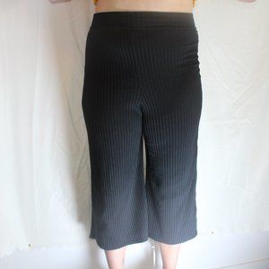 Black Ribbed Boohoo Pants